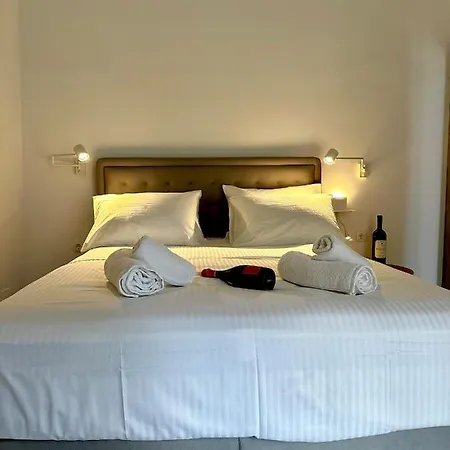 Lejlighed Travellers Corfu Town Luxury Suites, &