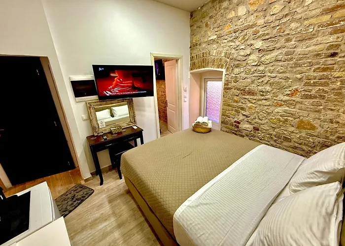 Апартаменты Travellers Corfu Town Luxury Suites, & *