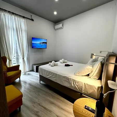 Διαμέρισμα Travelers Luxury Suites, & *