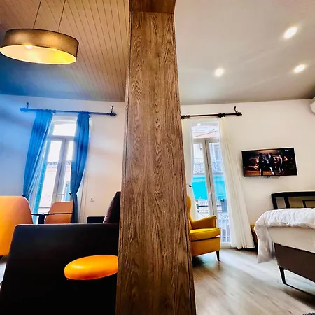 Travelers Luxury Suites, & Διαμέρισμα Corfu (city)