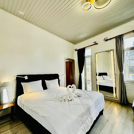 Διαμέρισμα Travelers Luxury Suites, & *