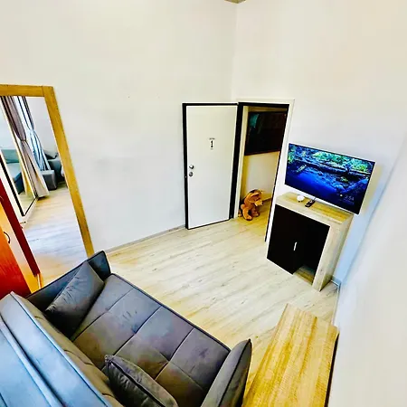 Travelers Luxury Suites, & Διαμέρισμα *