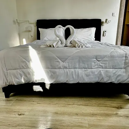 Διαμέρισμα Travelers Luxury Suites, & *