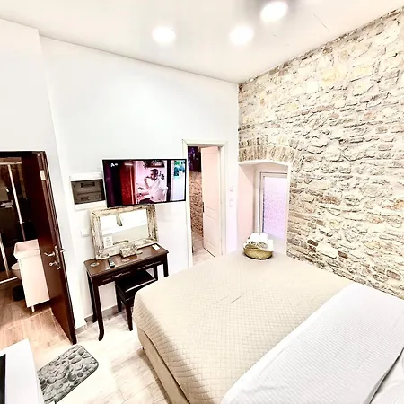 Travelers Luxury Suites, & * Corfu (city)