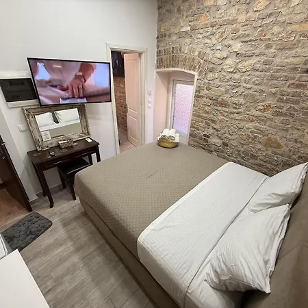 Travelers Luxury Suites, & Corfu (city)
