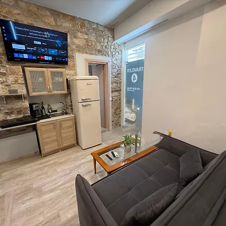 Travelers Luxury Suites, & Διαμέρισμα *