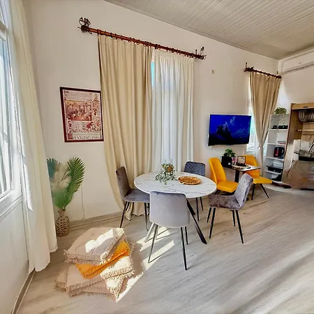 Travellers Corfu Town Luxury Suites, & *