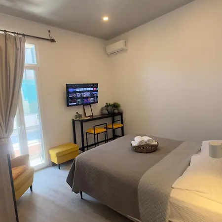 Travellers Corfu Town Luxury Suites, & *