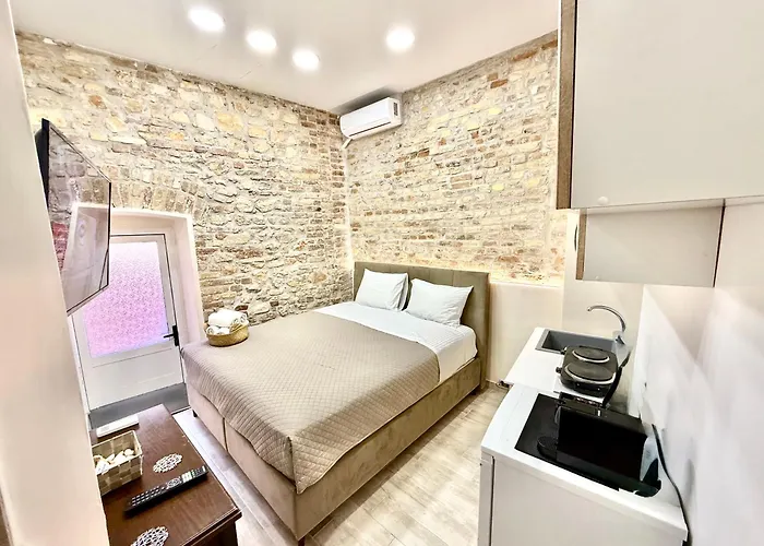 Apartment Travellers Corfu Town Luxury Suites, & *