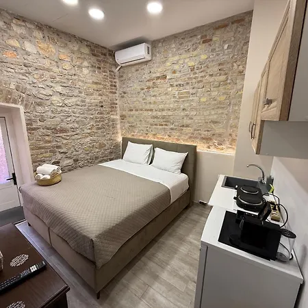 Travellers Corfu Town Luxury Suites, & *