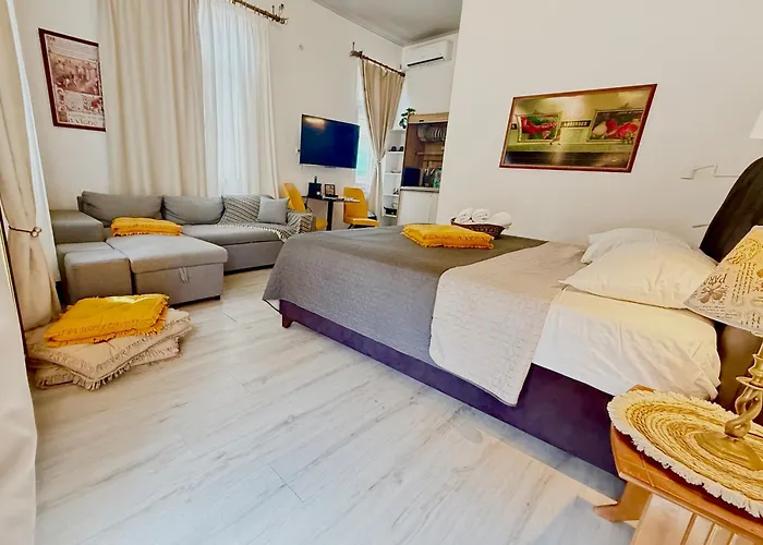Travellers Corfu Town Luxury Suites, & *